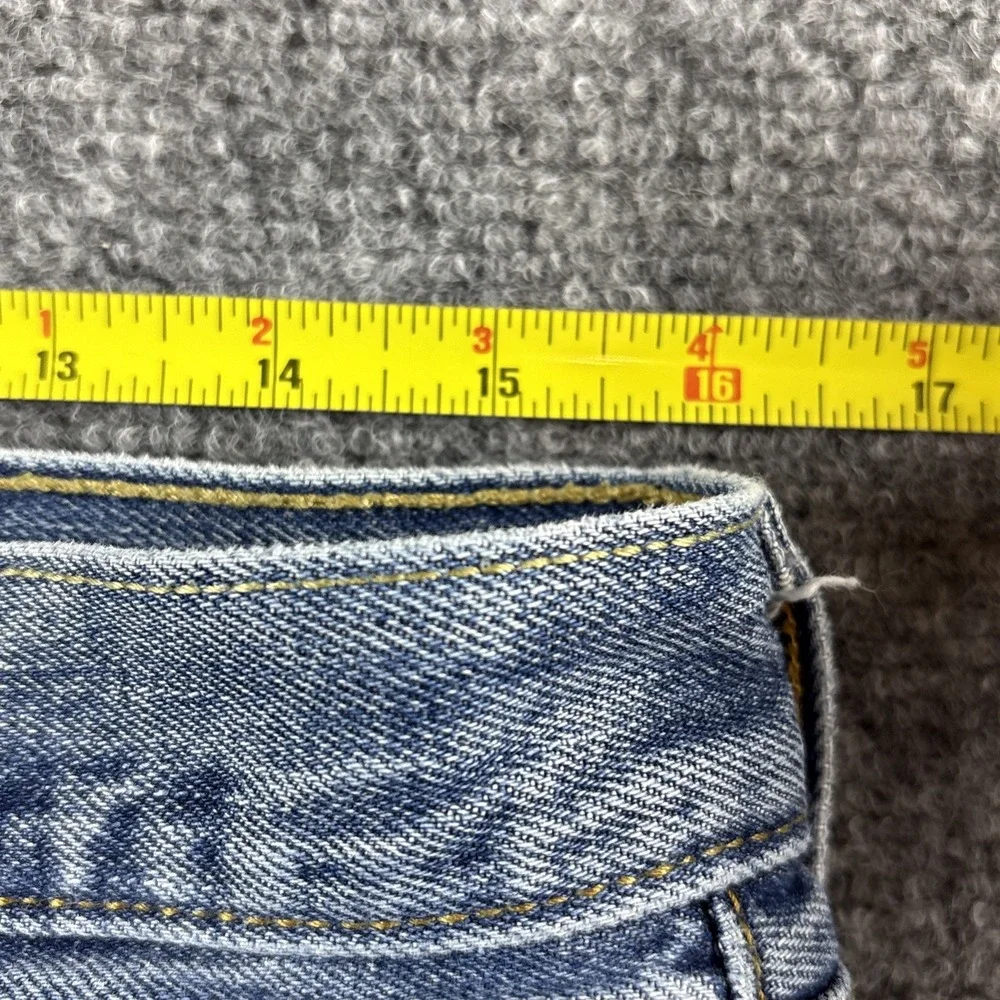 Vintage Levi's 501 Original Fit Jeans 32x30 Medium Wash Button Fly Y2K 2001